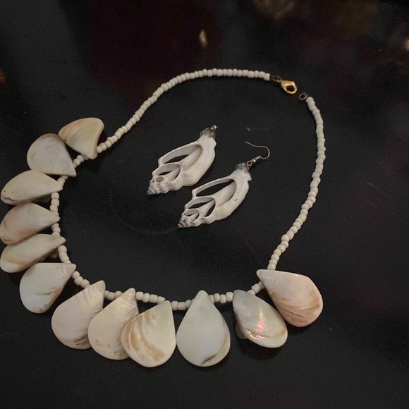 Shell mother of pearl necklace and earrings - Picture 5 of 5